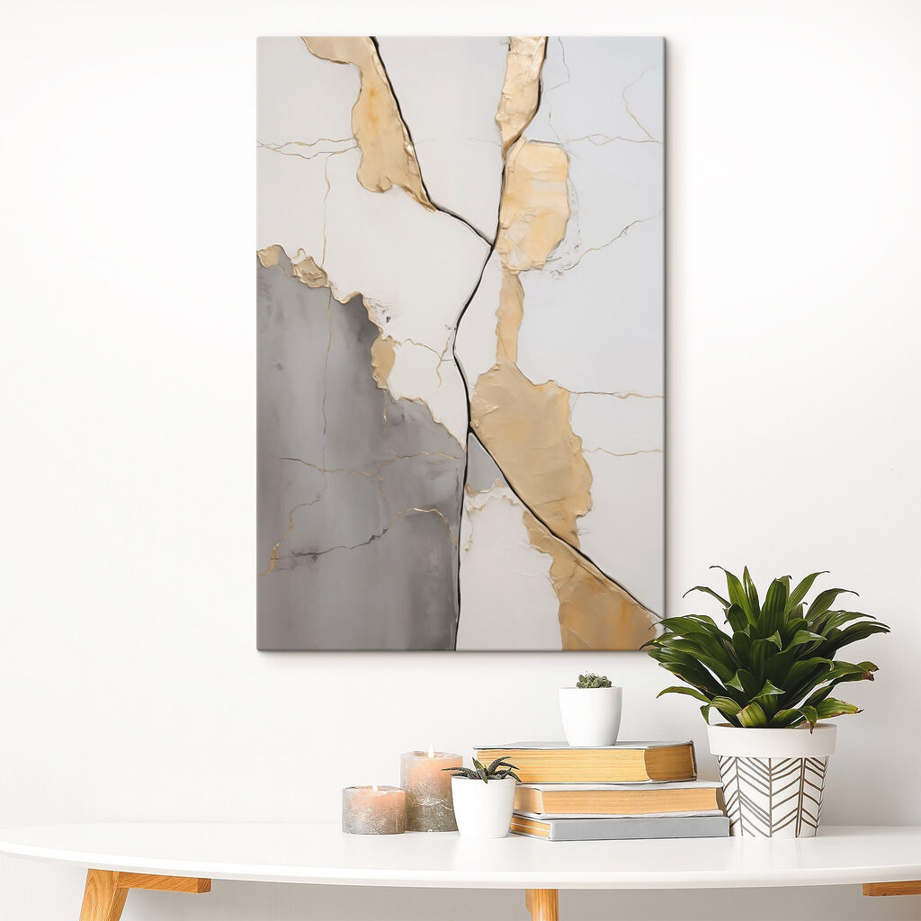 Weiße Scherben mit Goldrändern — Interieur 2