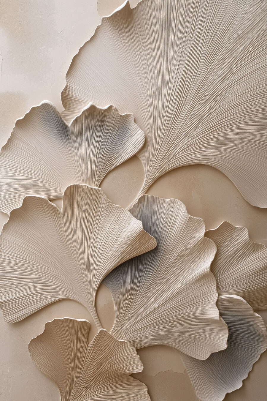 Gerippter Ginkgo in Weißtönen — ganzes Design