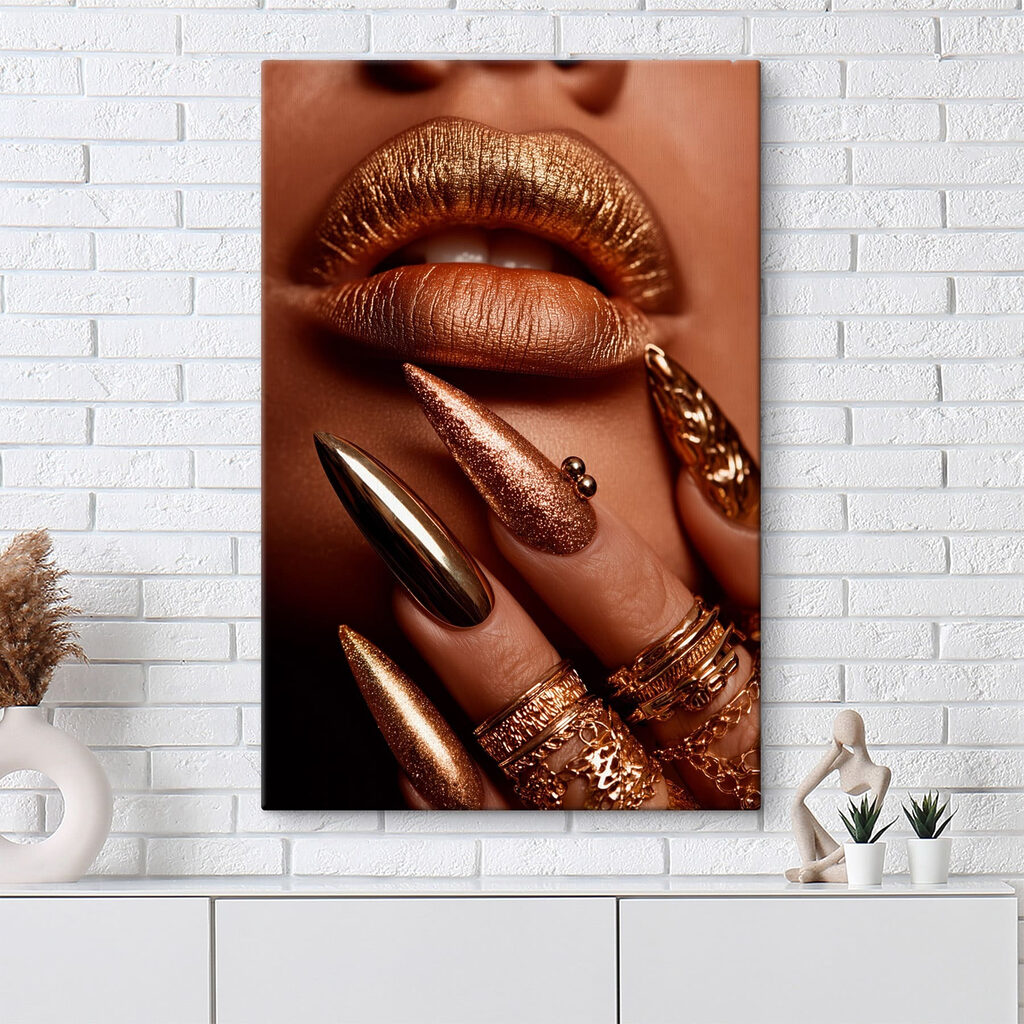 Goldene Lippen und Nägel — Interieur 3