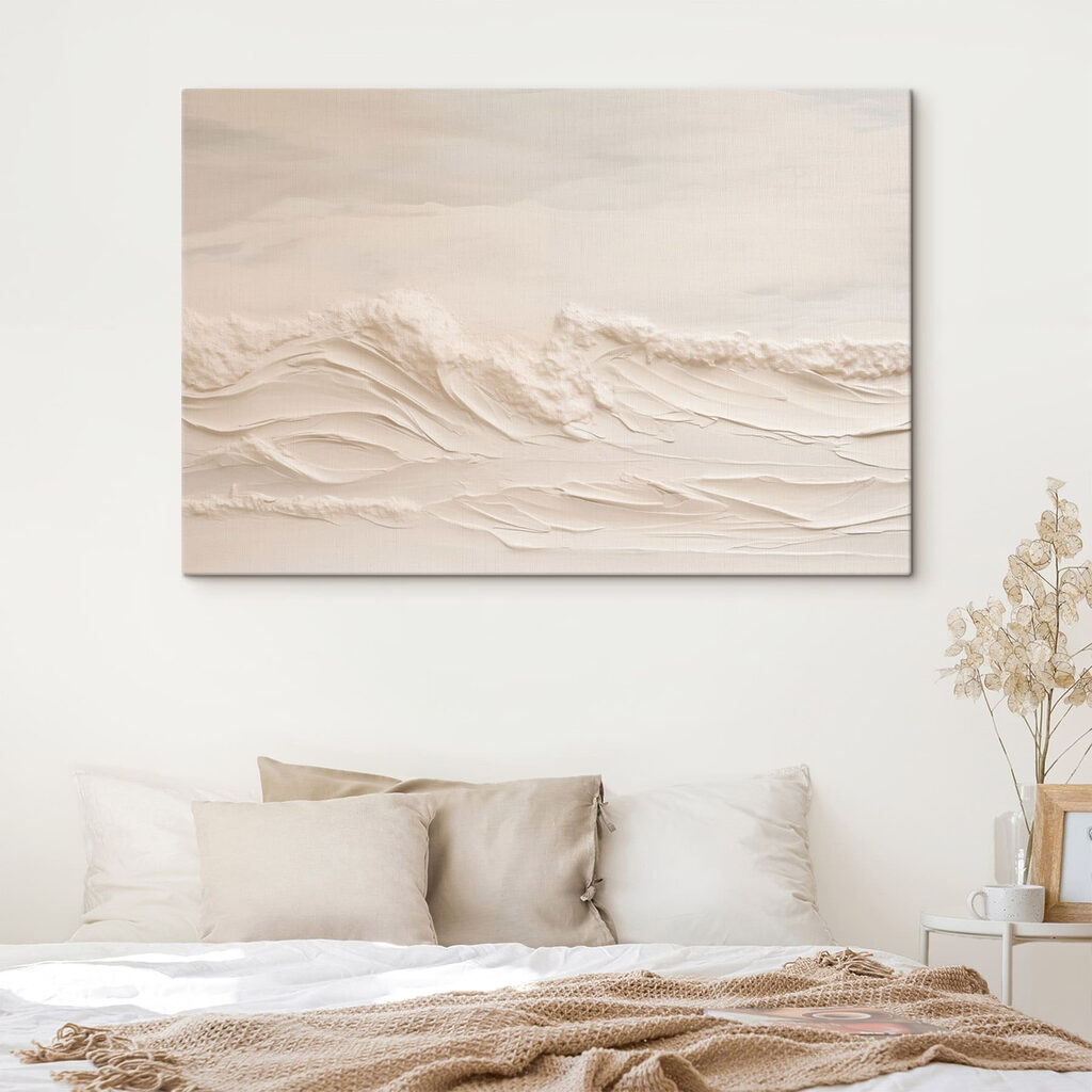 Weiße Wellen in Schichten in einem Interieur