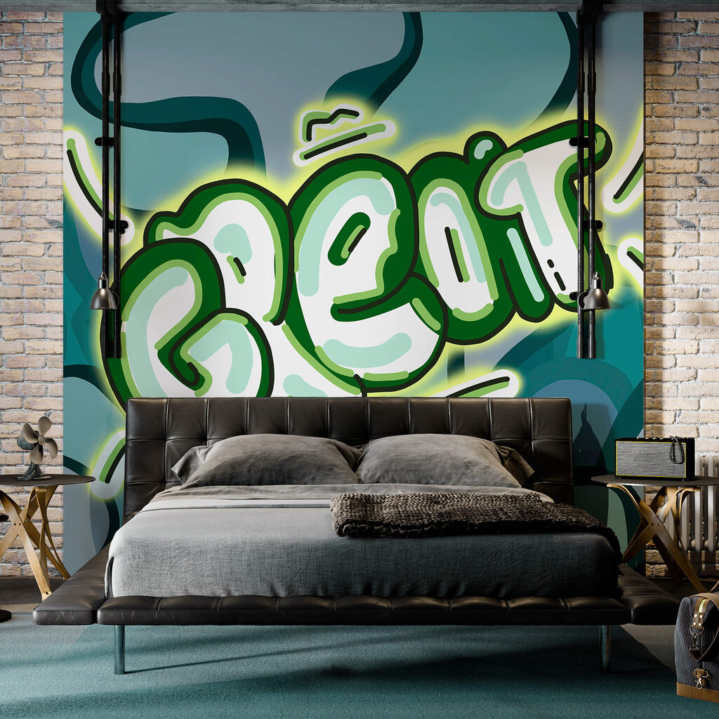 Großer Graffiti-Schriftzug in einem Interieur