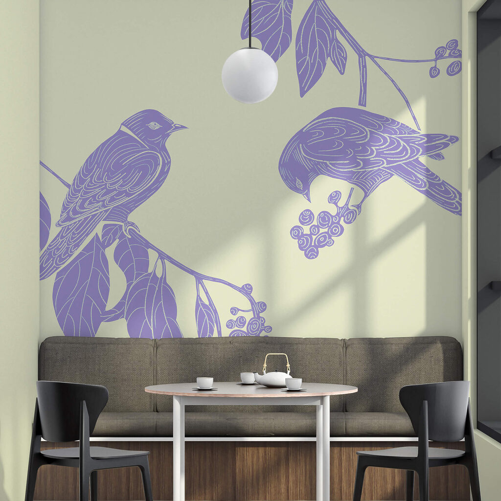 Vögel auf Beerenzweigen in einem Interieur