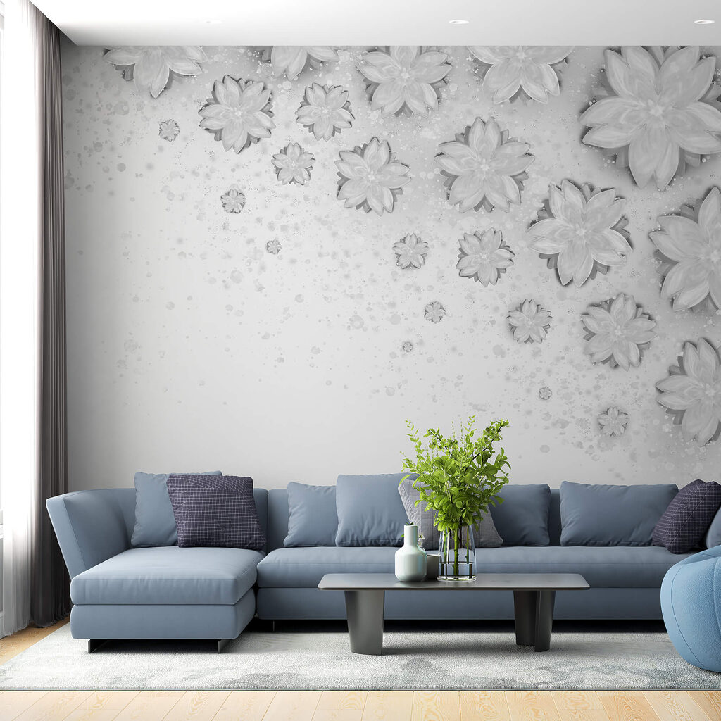 Herabschwebende Blüten in einem Interieur