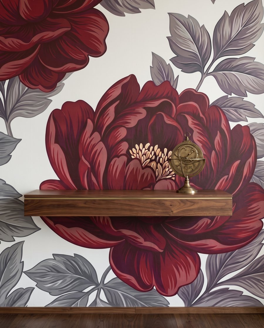 Dunkelrote Blüten auf Weiß — Detail