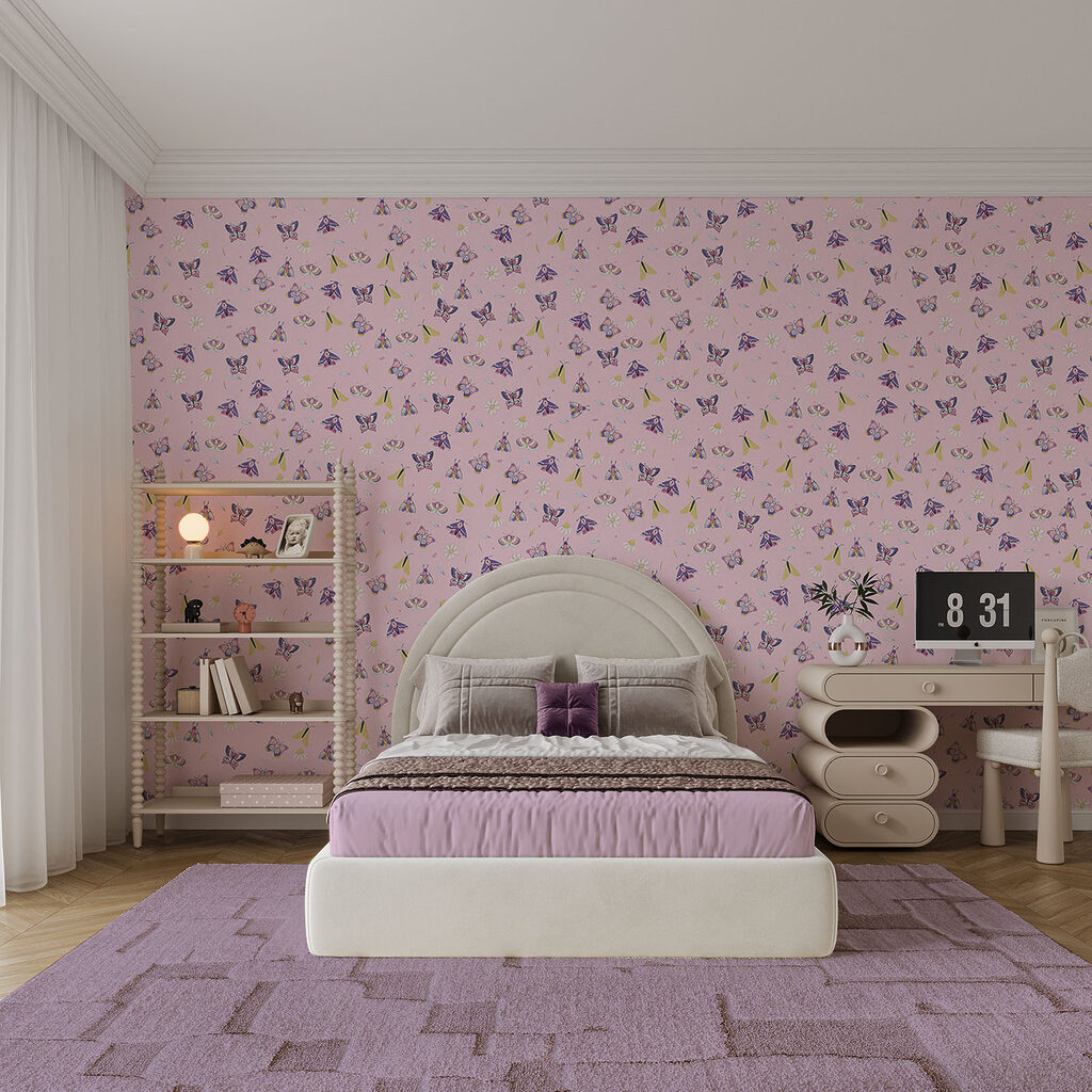 Fein gestreute Schmetterlinge in einem Interieur