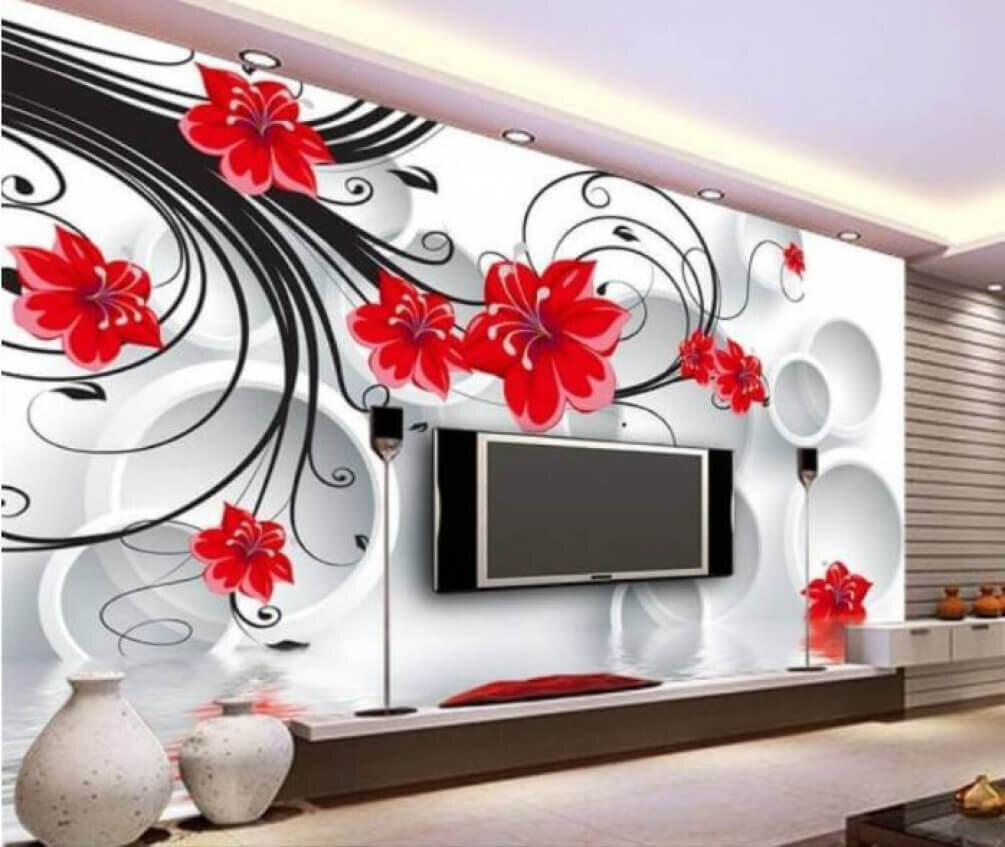 Rote Blüten über Wasserkreisen in einem Interieur