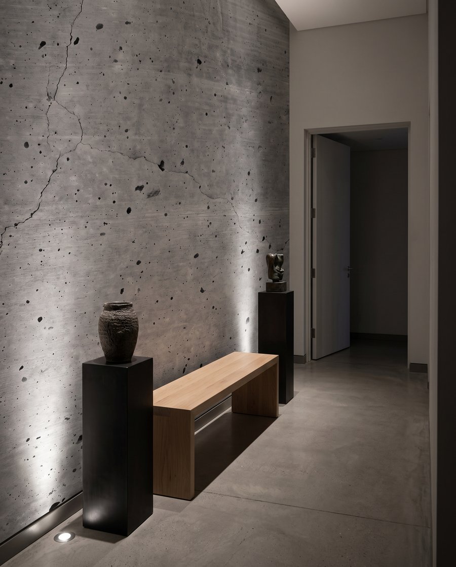 Betongrau mit feinen Spuren — Interieur 4