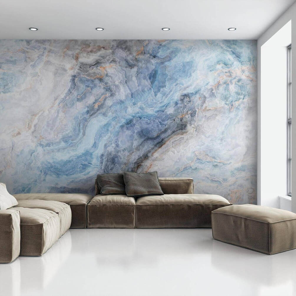 Blaue Adern auf Weiß in einem Interieur