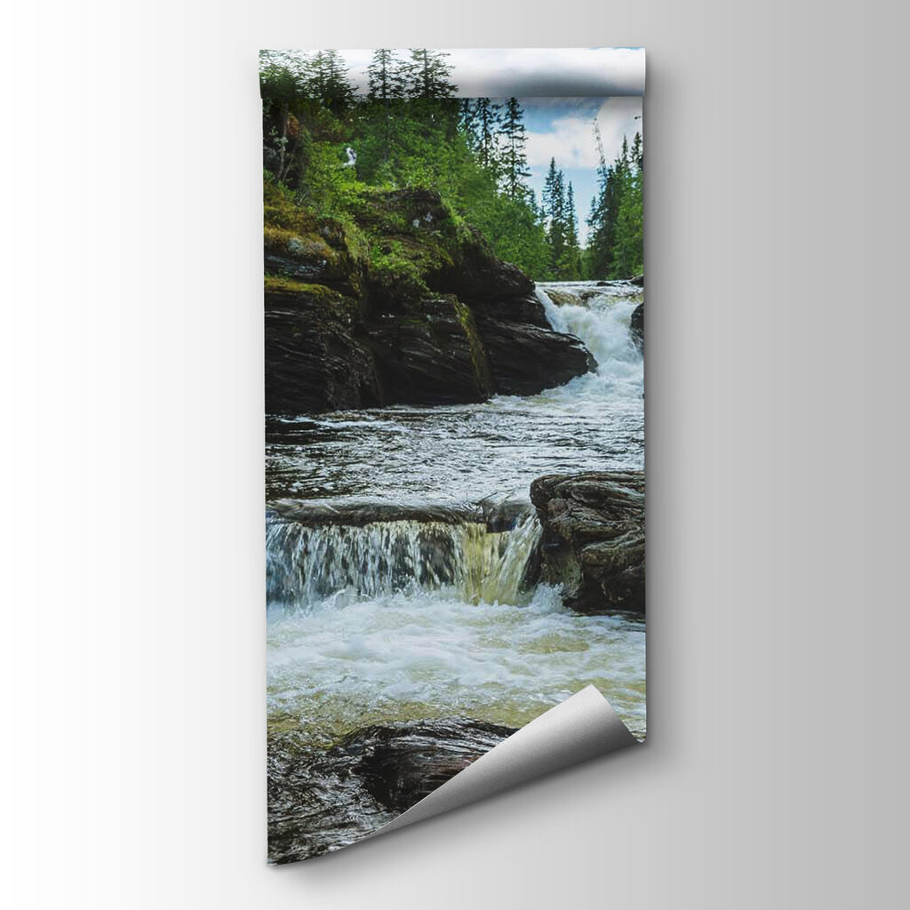 Wasser zwischen moosigen Steinen — Produktansicht