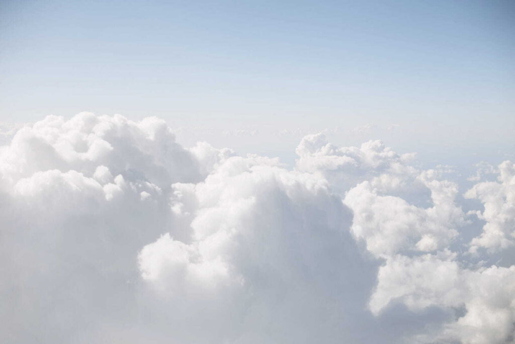 Wolken bis zum Horizont — ganzes Design