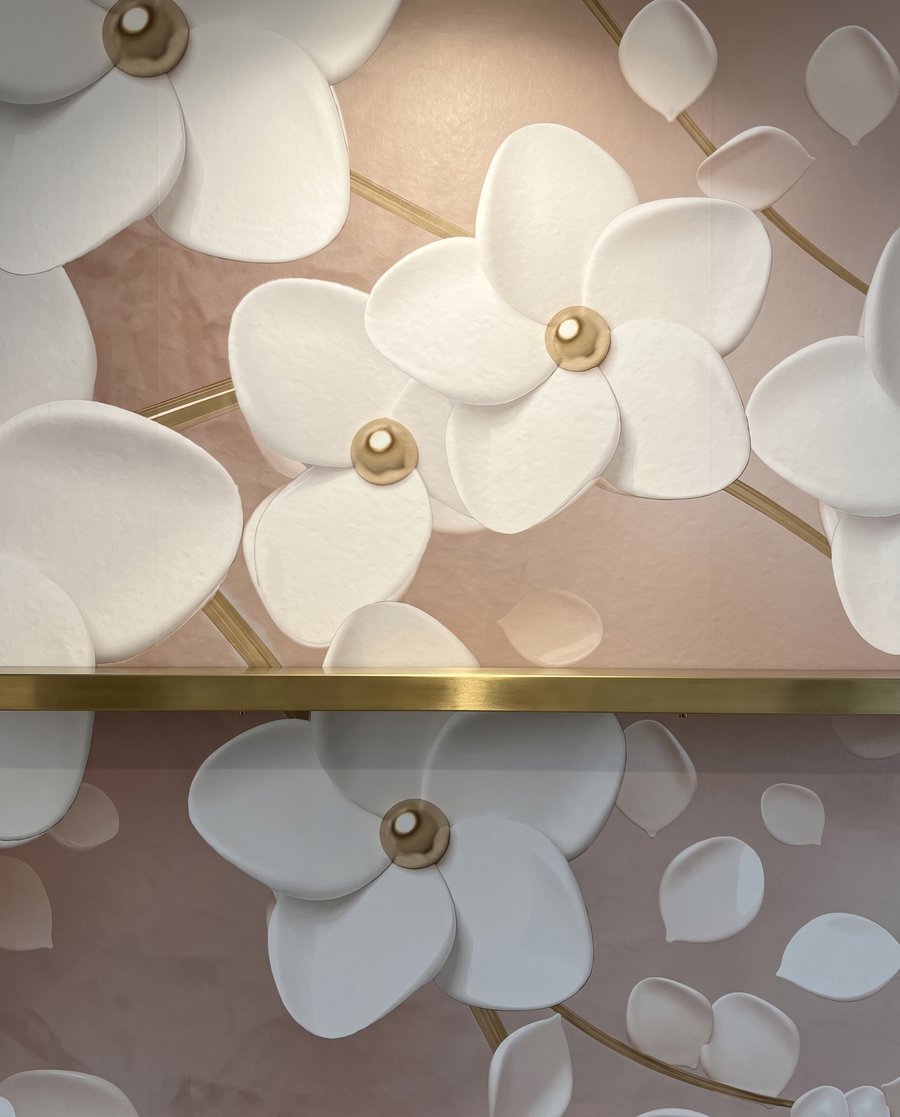Weiße Blüten, goldener Stamm — Detail