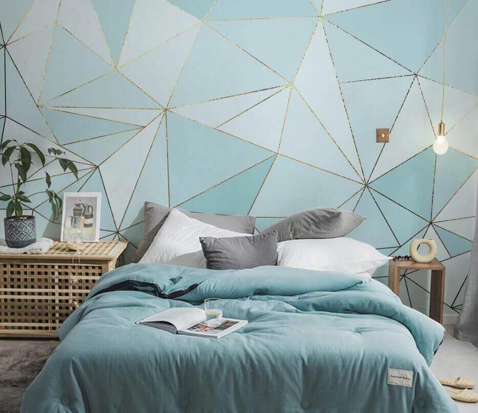 Goldene Linien auf Hellblau in einem Interieur