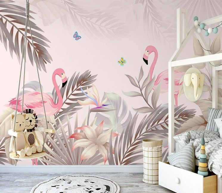 Flamingos im zarten Laub in einem Interieur