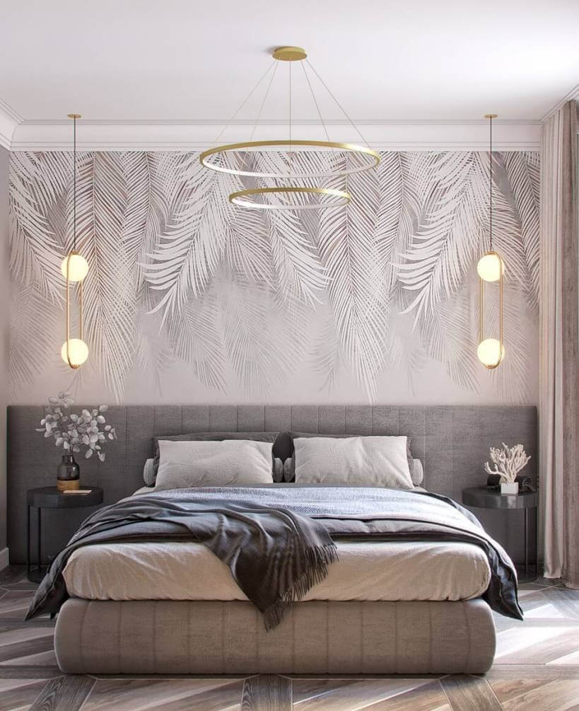 Hängende Palmwedel in einem Interieur