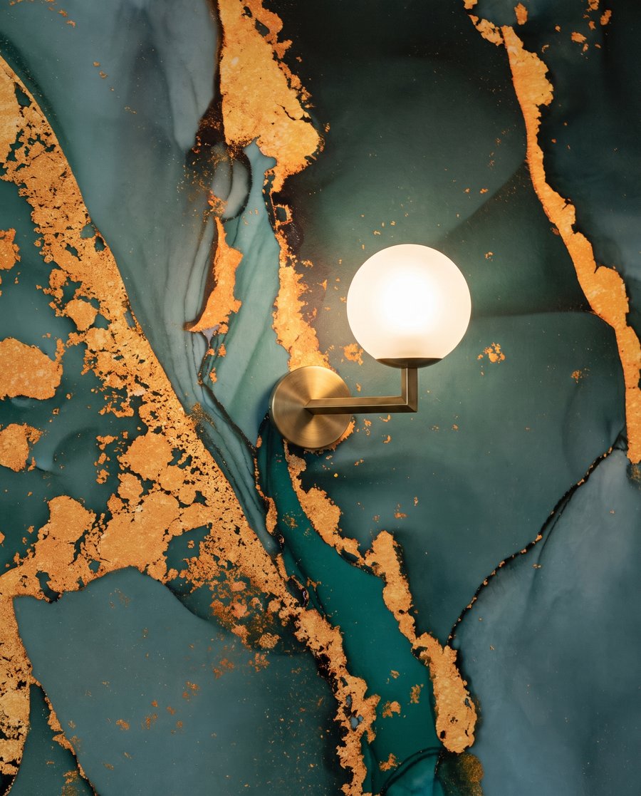 Goldener Riss in Tiefgrün — Detail