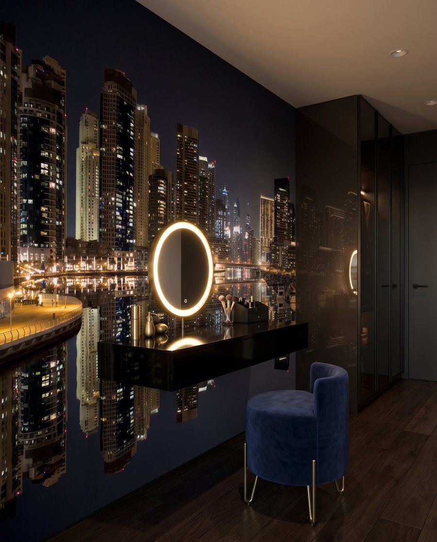 Nachtlichter am Wasser in einem Interieur
