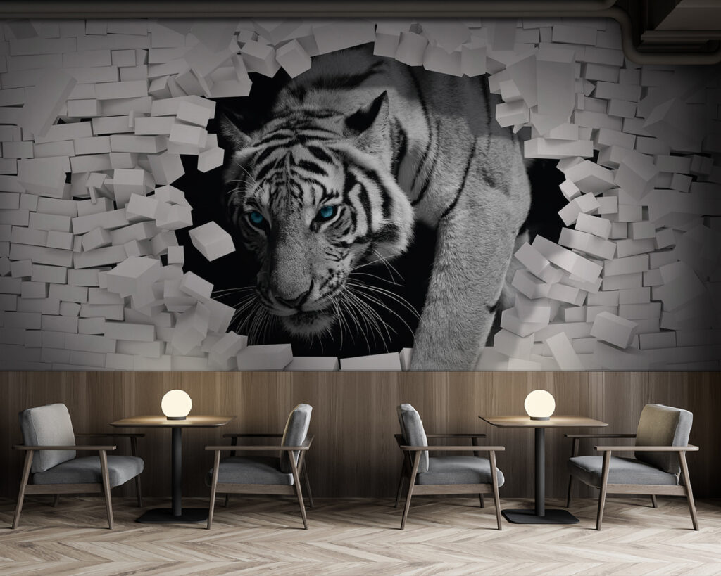 Tiger durchbricht die Wand in einem Interieur