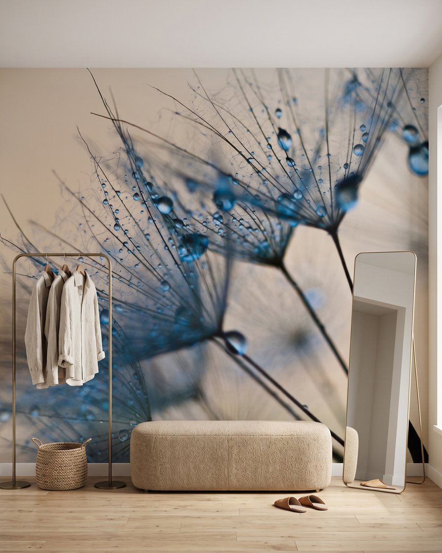 Tautropfen auf feinem Flaum in einem Interieur