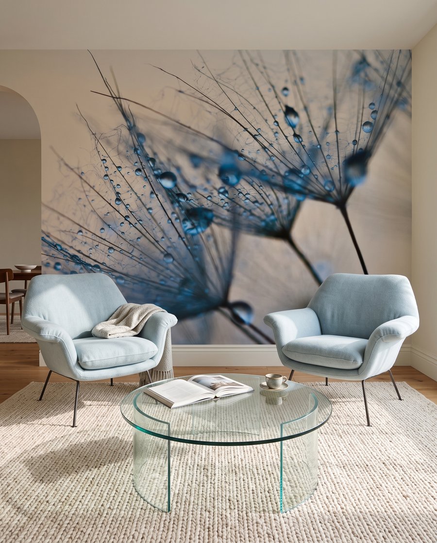 Tautropfen auf feinem Flaum in einem Interieur