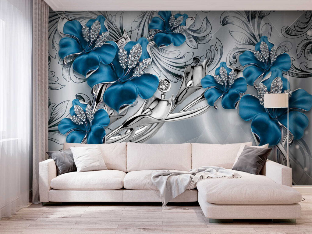 Blaue Orchideen mit Silberranken in einem Interieur