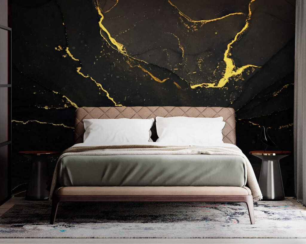 Goldene Risse in Nachtschwarz in einem Interieur