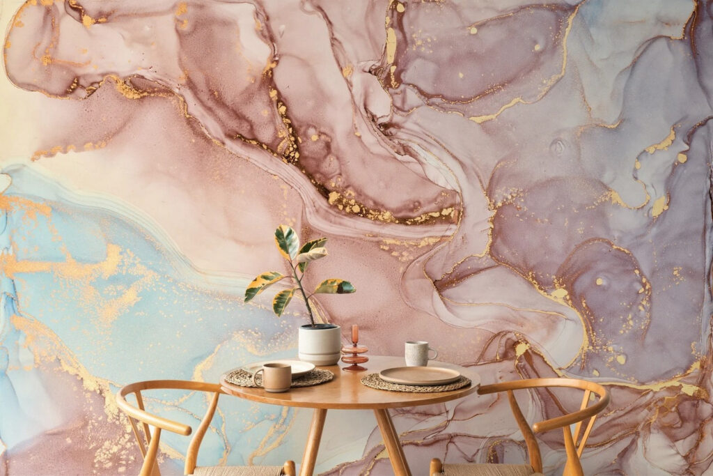 Farbflächen in warmen Pastelltönen in einem Interieur