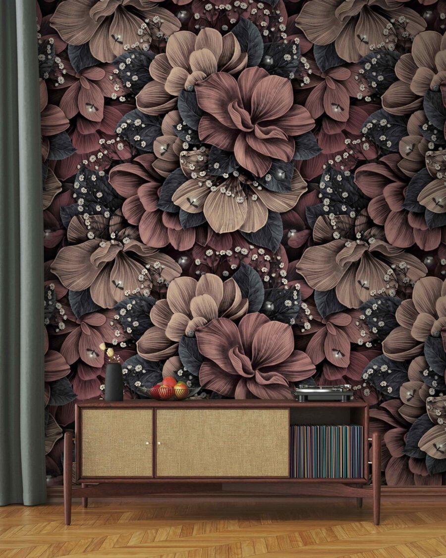 Rotbraune Blüten im Dunkeln in einem Interieur
