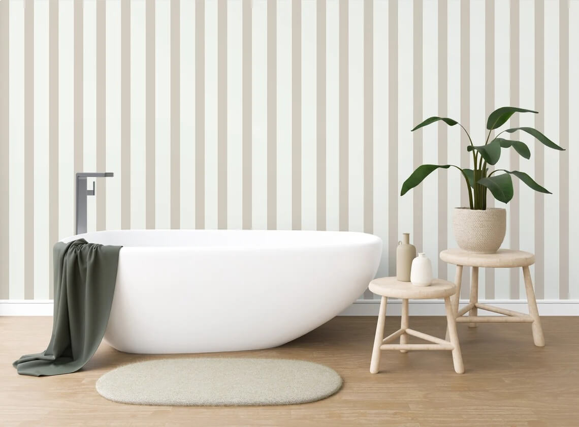 Ruhige Streifen in Sandgrau in einem Interieur