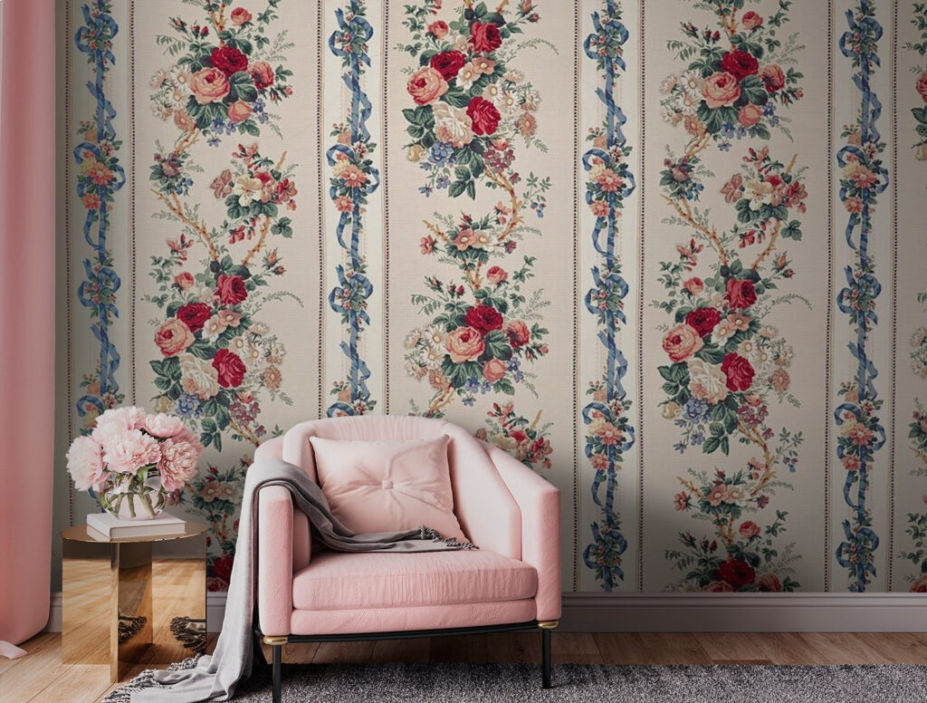 Rosensträuße zwischen Zierbändern in einem Interieur