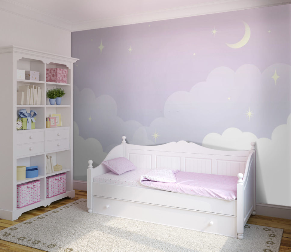Wölkchen unter blassem Mond in einem Interieur