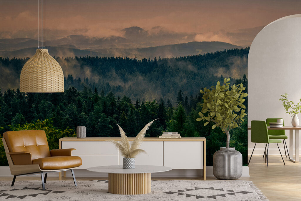 Abendlicht über Kiefern in einem Interieur