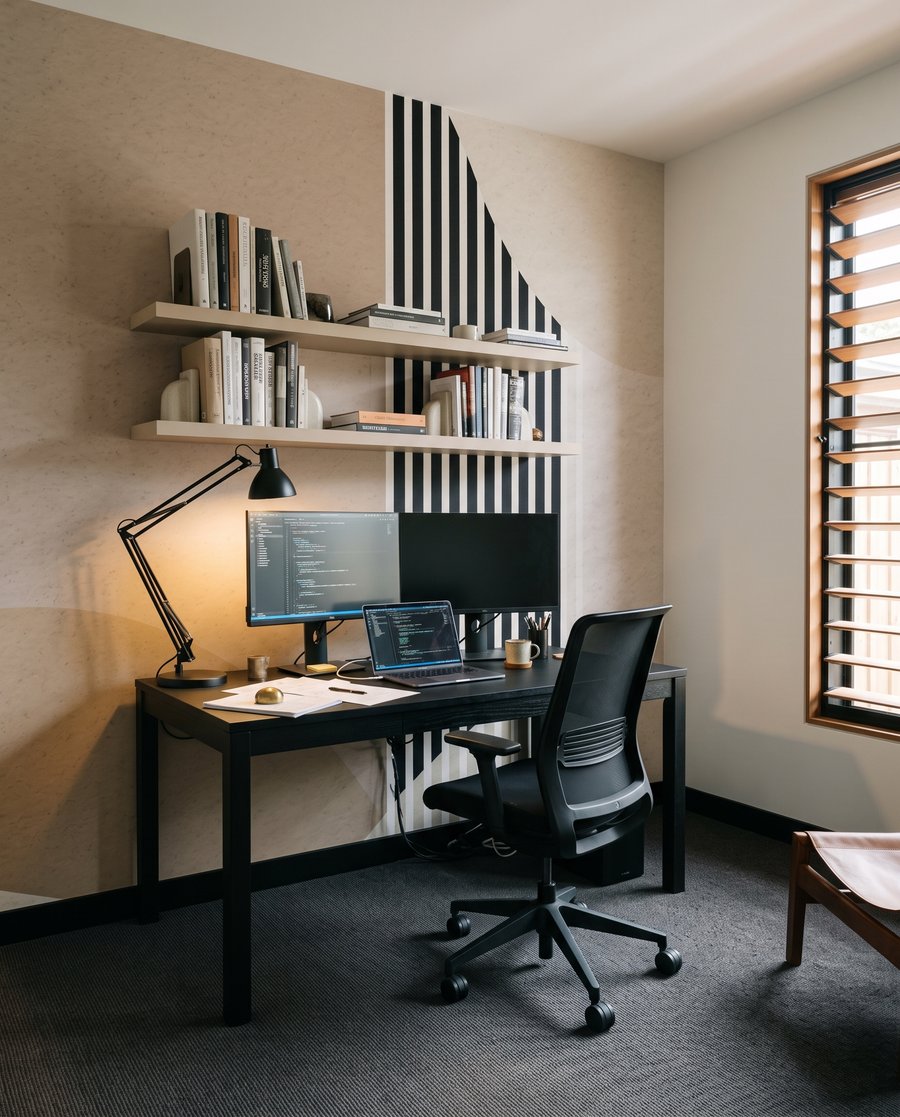 Streifen zwischen runden Formen — Interieur 7