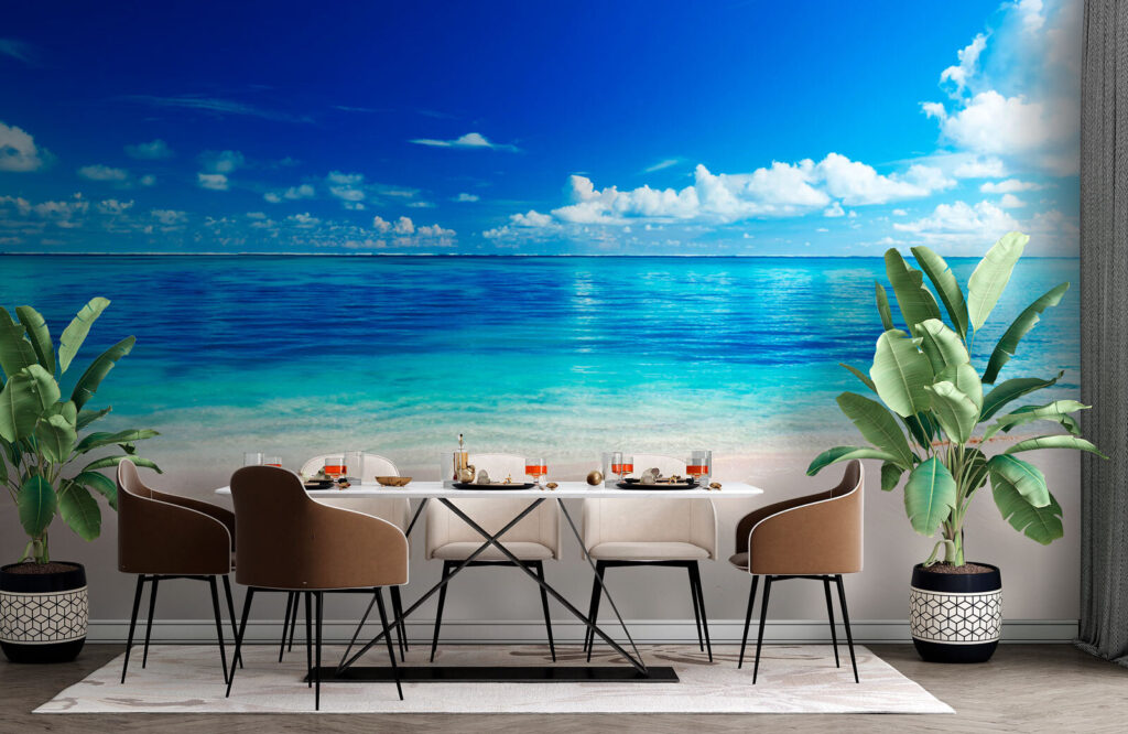 Strand in klarem Blau in einem Interieur