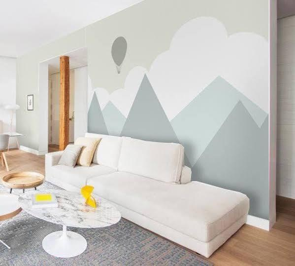 Ballon über stillen Gipfeln in einem Interieur