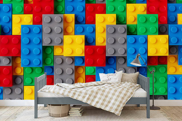 Wand voller Bausteine in einem Interieur