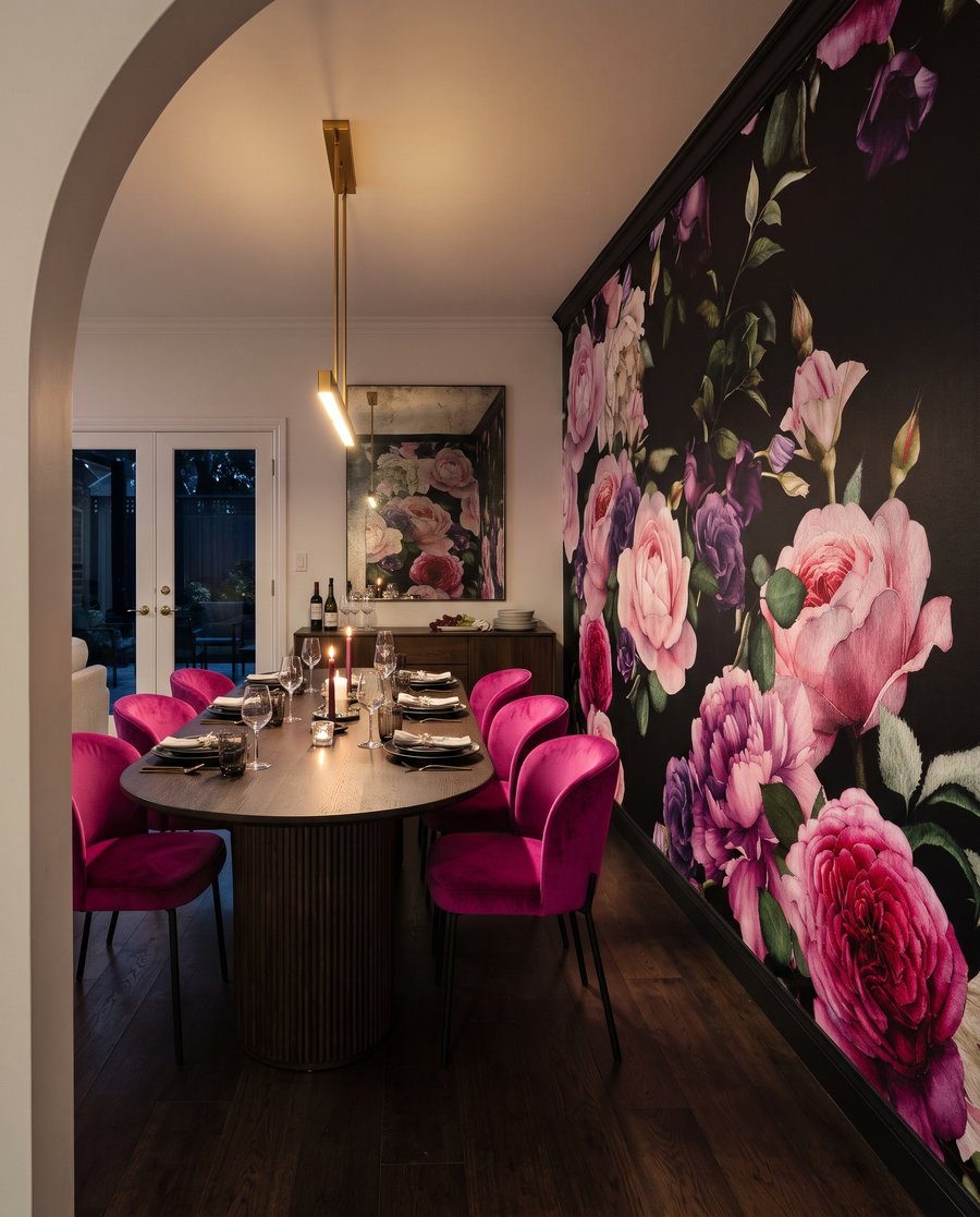Rosen auf nachtschwarzem Grund — Interieur 8