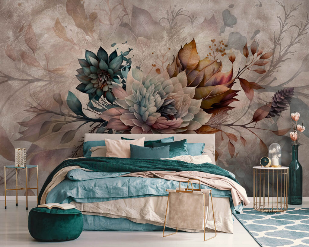 Blumen in verwitterten Pastelltönen in einem Interieur