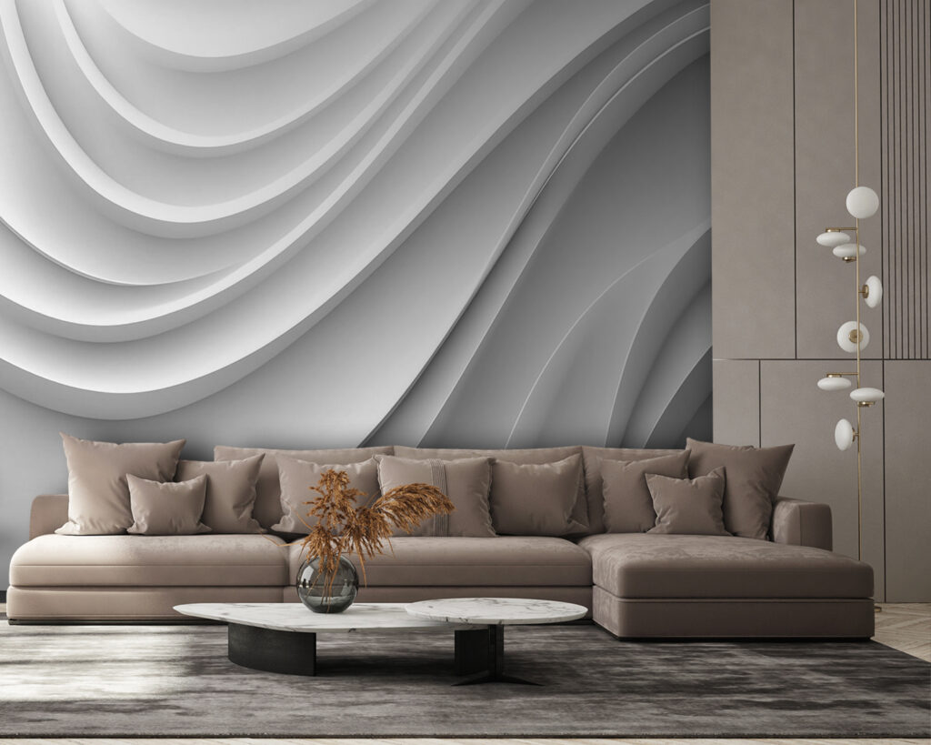 Fließende weiße Falten in einem Interieur