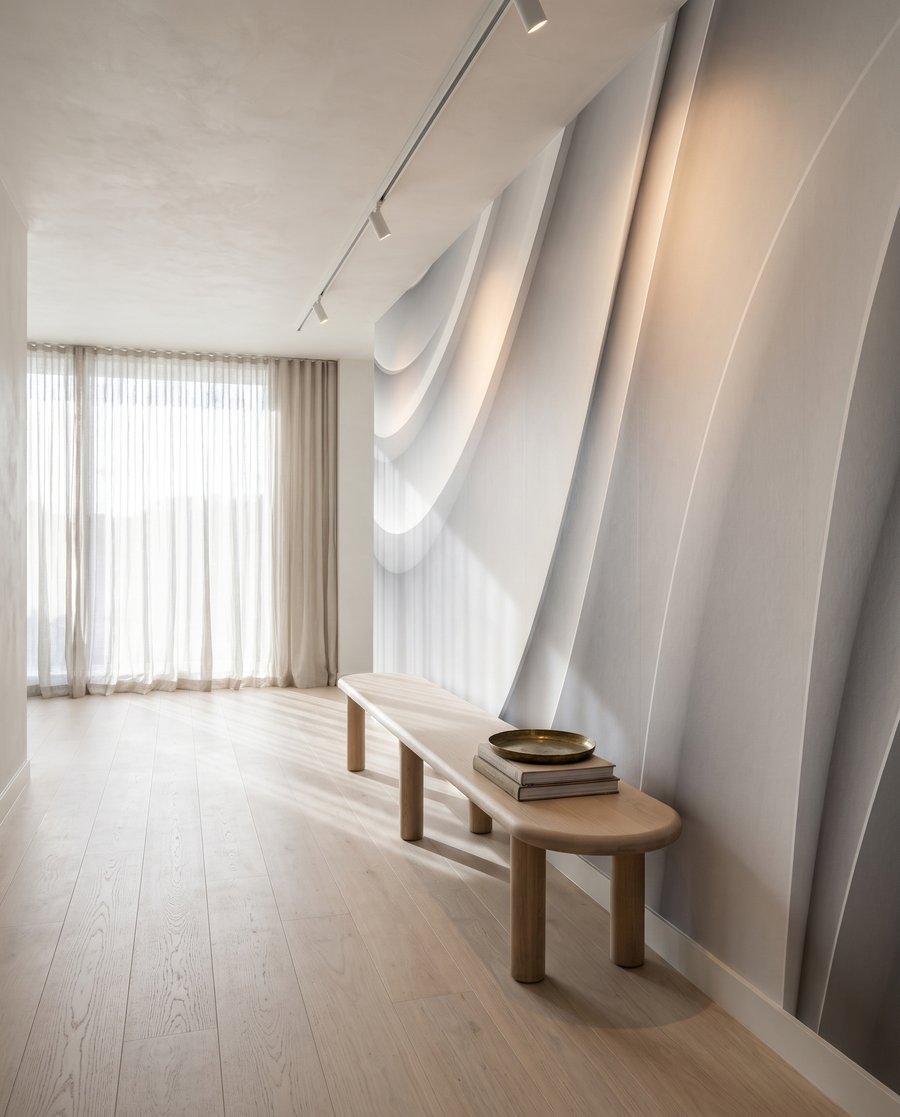 Fließende weiße Falten — Interieur 6