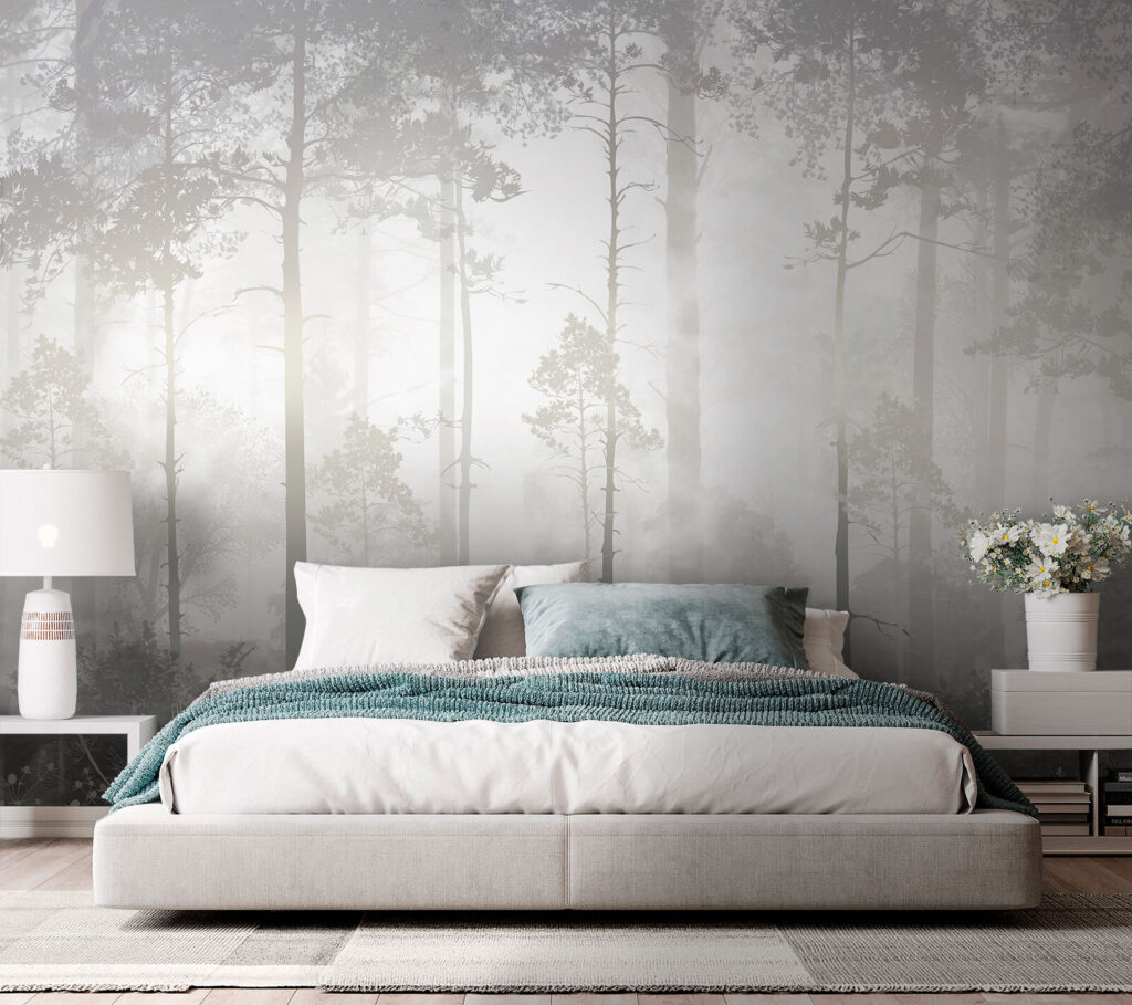 Waldlicht zwischen geraden Stämmen in einem Interieur