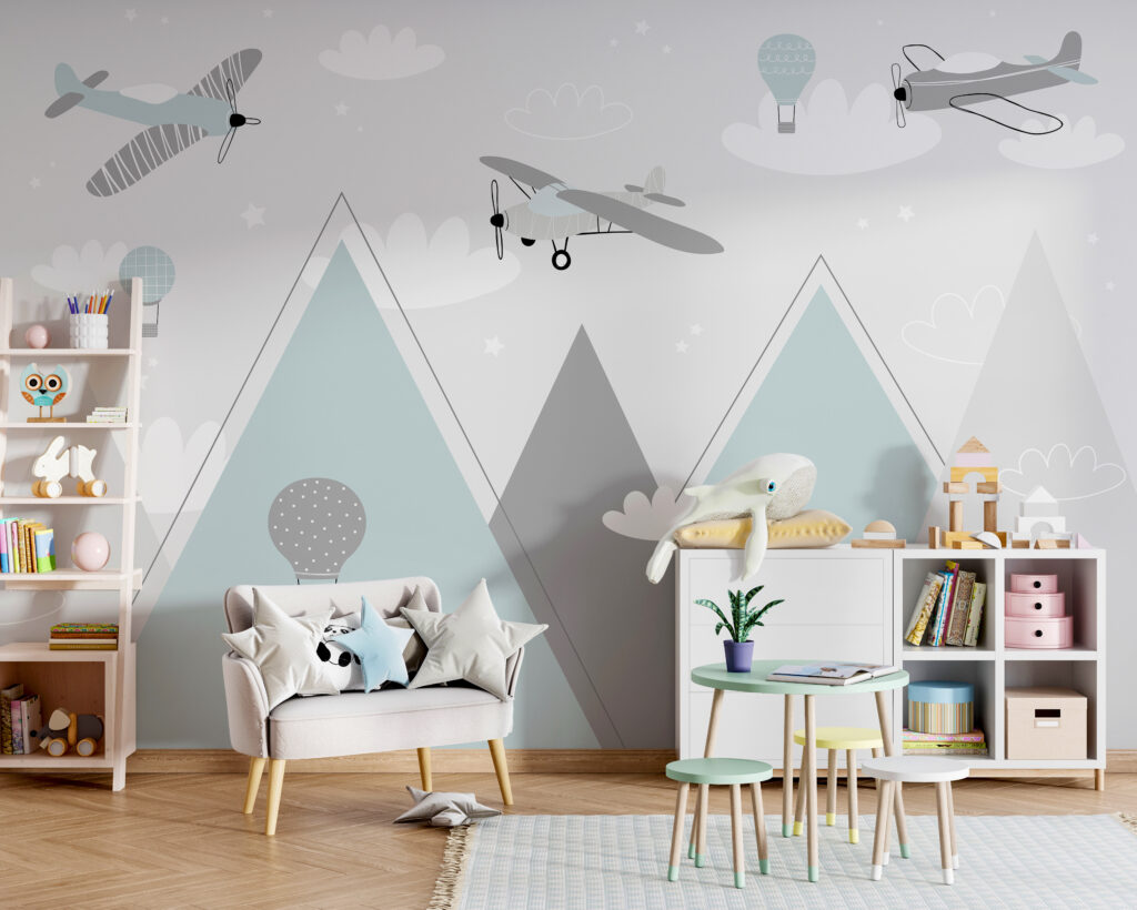 Flugzeuge über blassen Gipfeln in einem Interieur