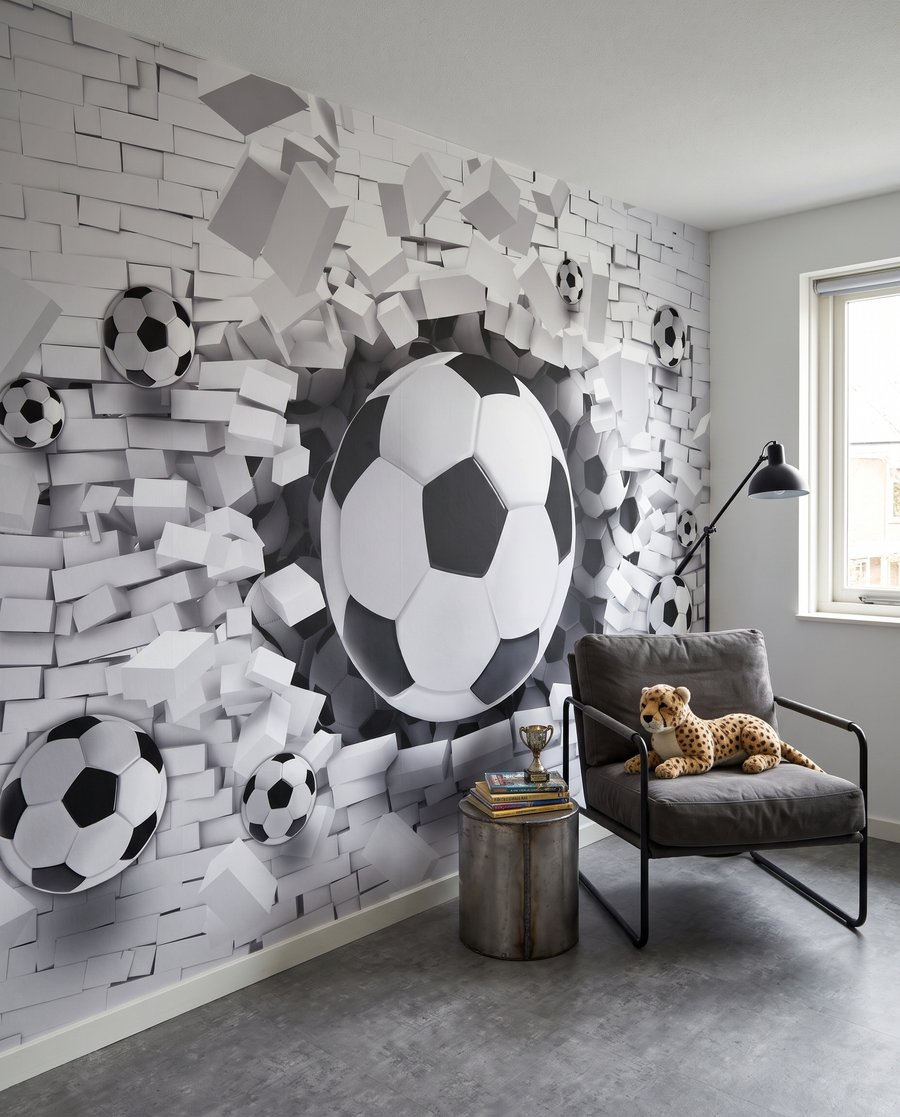 Fußbälle durchbrechen die Wand — Interieur 5