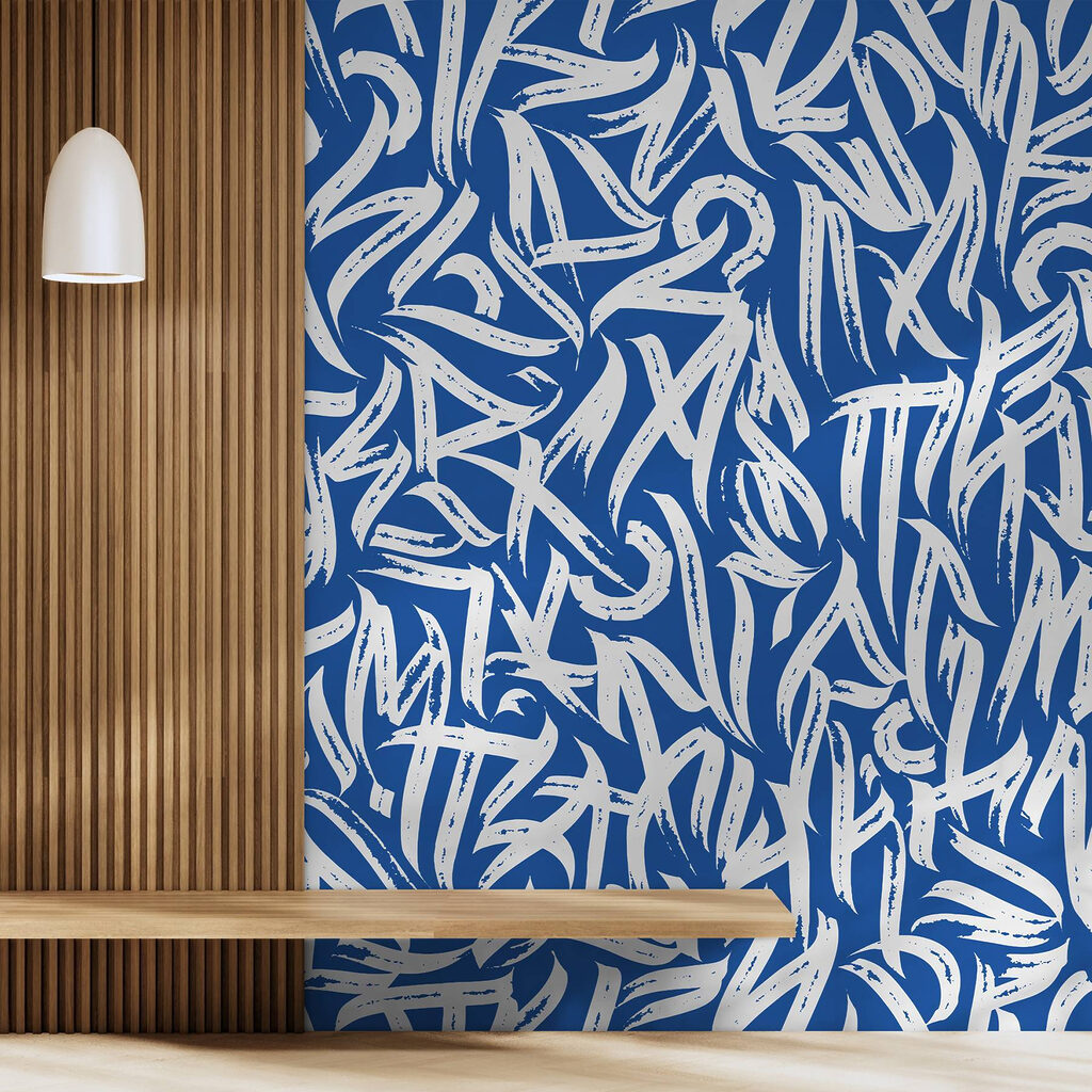 Zeichen in wilden Pinselschwüngen — Interieur 1
