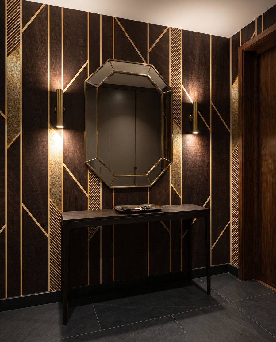 Goldene Linien auf Braun — Interieur 4