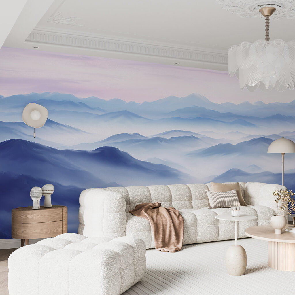 Blaue Bergkämme bei Tagesanbruch in einem Interieur