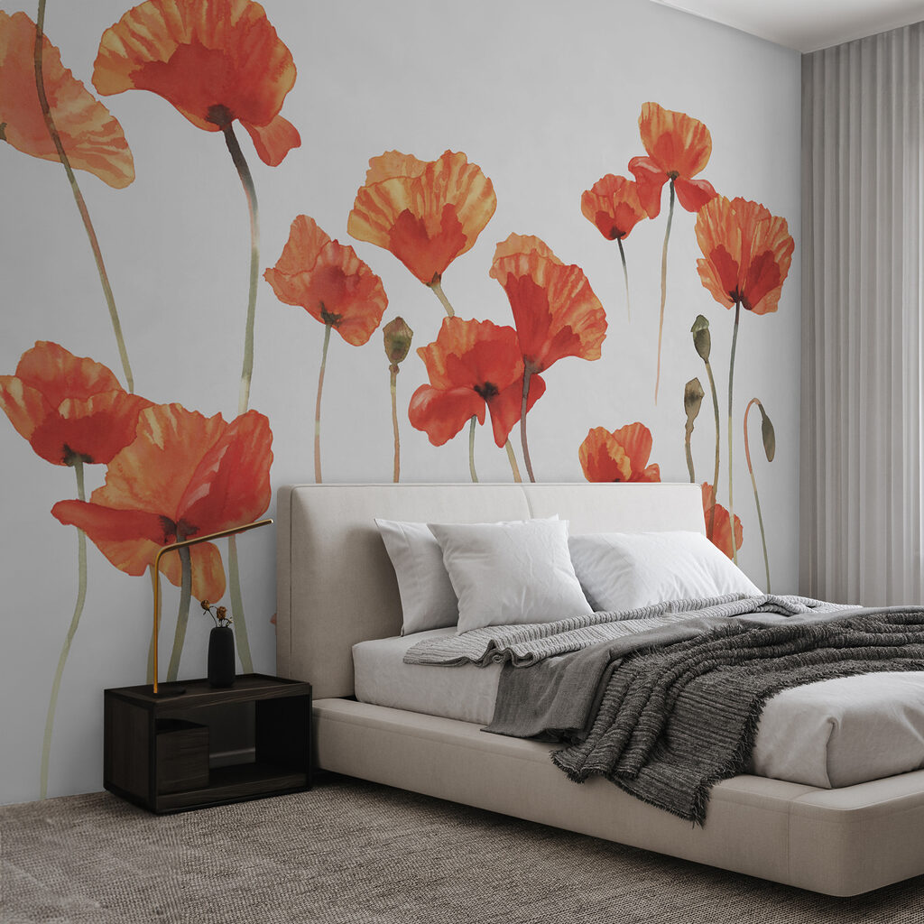Mohnblumen mit langen Stielen in einem Interieur