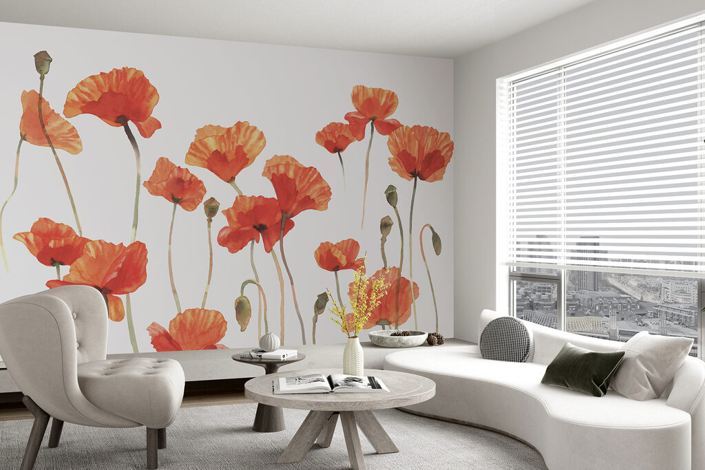 Mohnblumen mit langen Stielen in einem Interieur