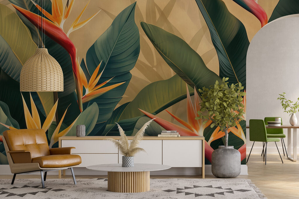 Paradiesvogelblumen zwischen dunklen Blättern in einem Interieur