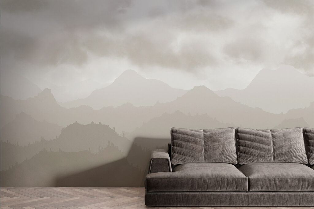 Bergwald unter tiefen Wolken in einem Interieur