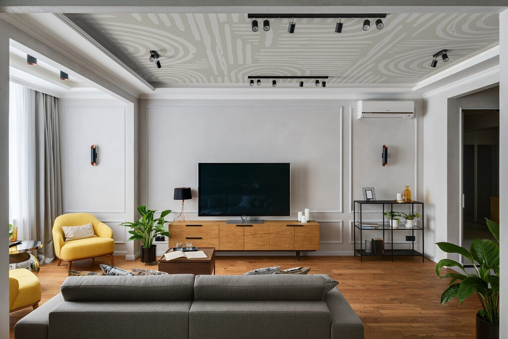 Cremefarbene Linienbögen — Interieur 4